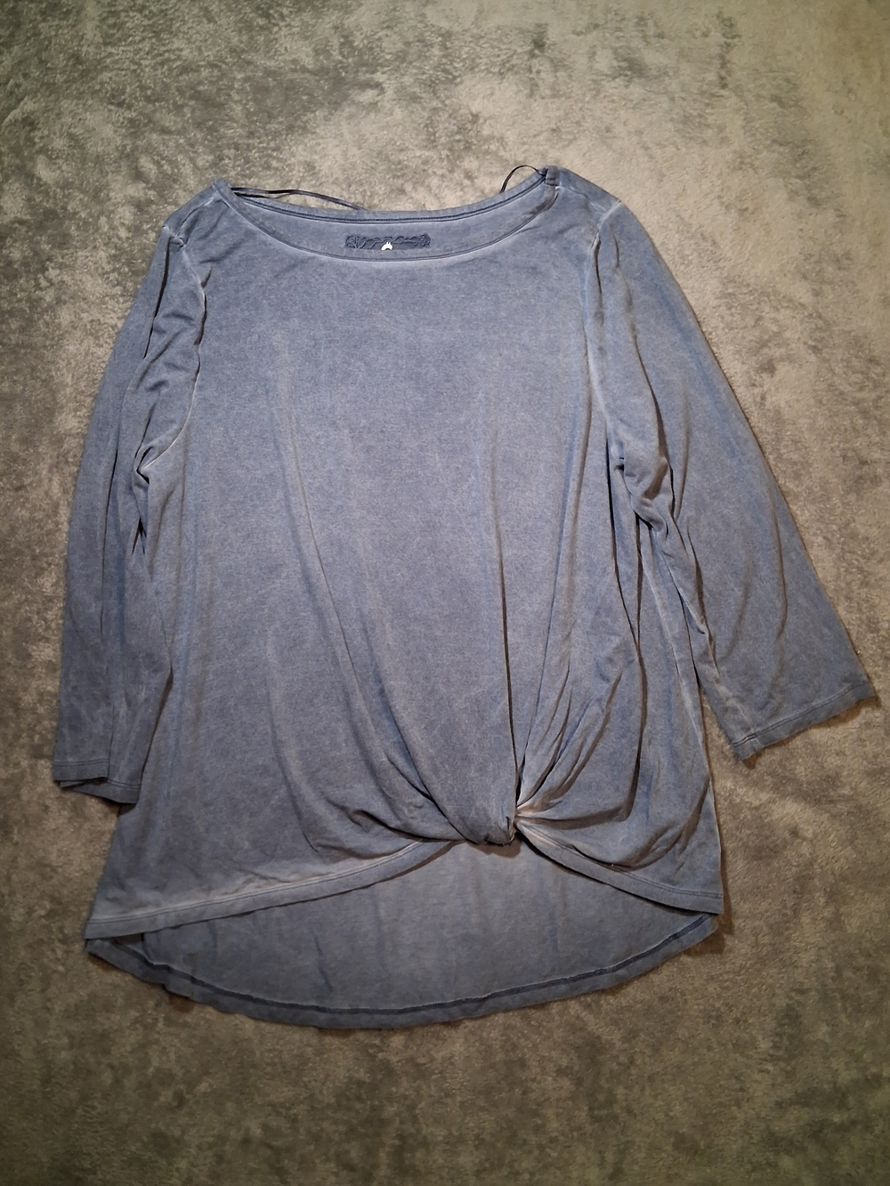 Cupio Too Womens Large Washed Blue Knot Front Long Sleeve Top